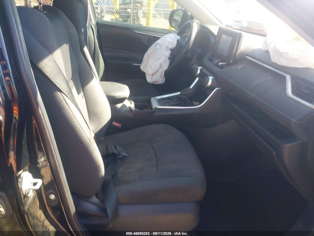 2019 TOYOTA RAV4 LE 5