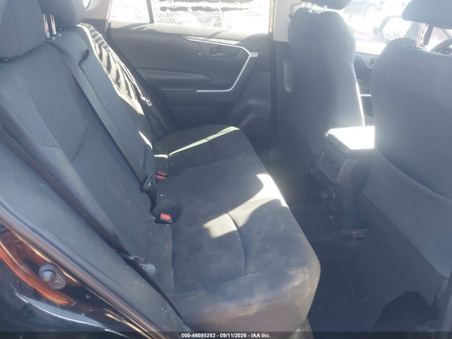 2019 TOYOTA RAV4 LE 8
