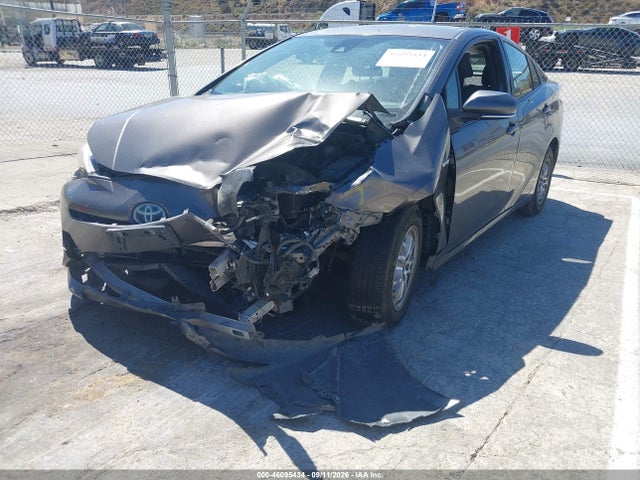2017 TOYOTA PRIUS TWO 6