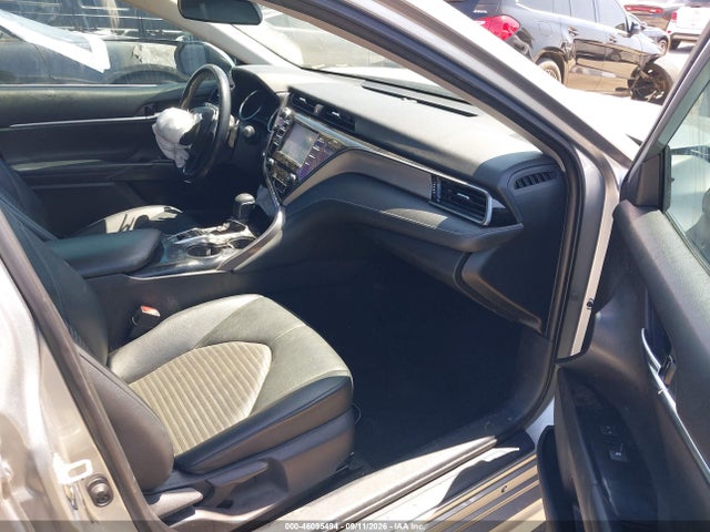 2020 TOYOTA CAMRY SE HYBRID 5