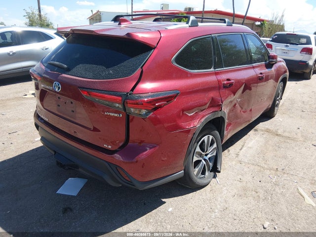 2022 TOYOTA HIGHLANDER HYBRID XLE 4