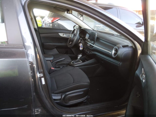 2023 KIA FORTE LXS 5