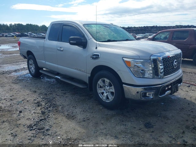 2017 NISSAN TITAN SV