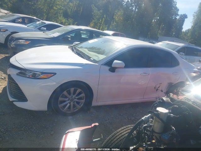 2018 TOYOTA CAMRY LE 14