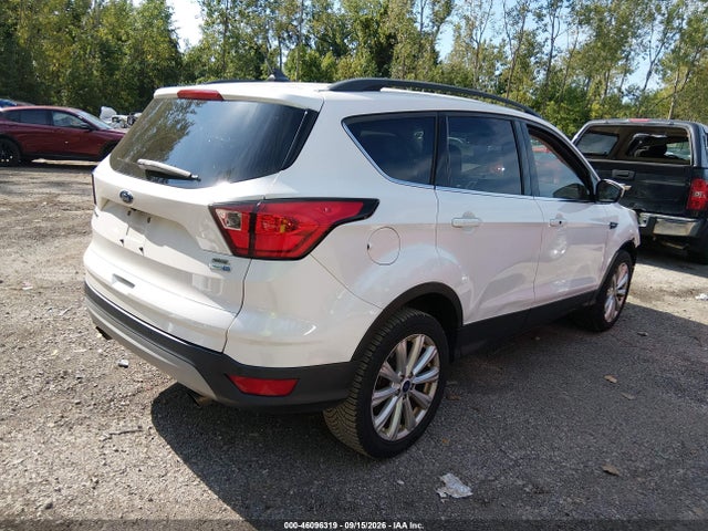 2019 FORD ESCAPE SEL 4