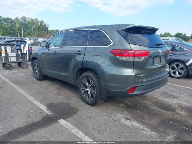 2017 TOYOTA HIGHLANDER LE 3