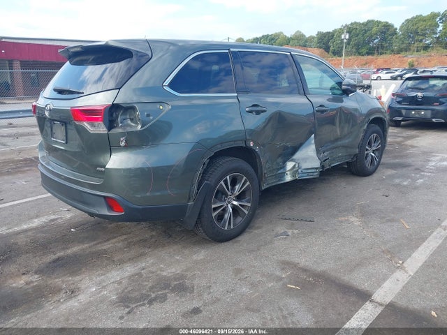 2017 TOYOTA HIGHLANDER LE 4