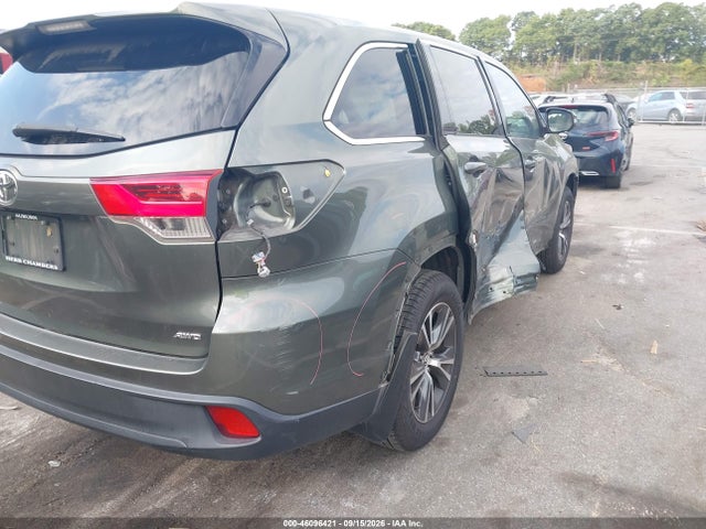 2017 TOYOTA HIGHLANDER LE 6