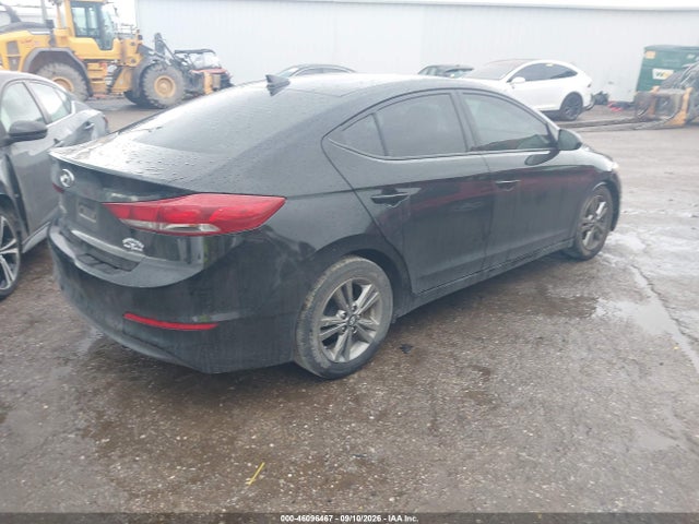 2017 HYUNDAI ELANTRA SE 4