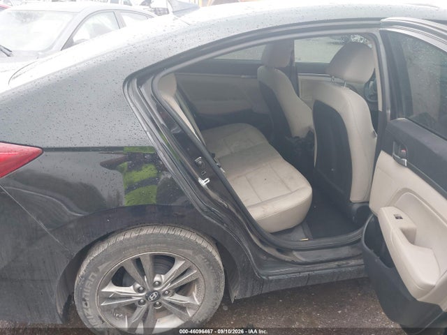 2017 HYUNDAI ELANTRA SE 8