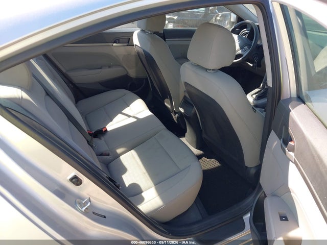 2017 HYUNDAI ELANTRA SE 8