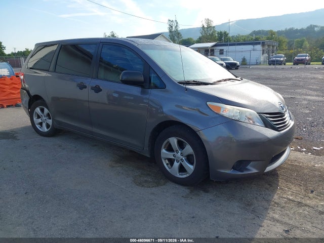 2014 TOYOTA SIENNA L V6 7 PASSENGER
