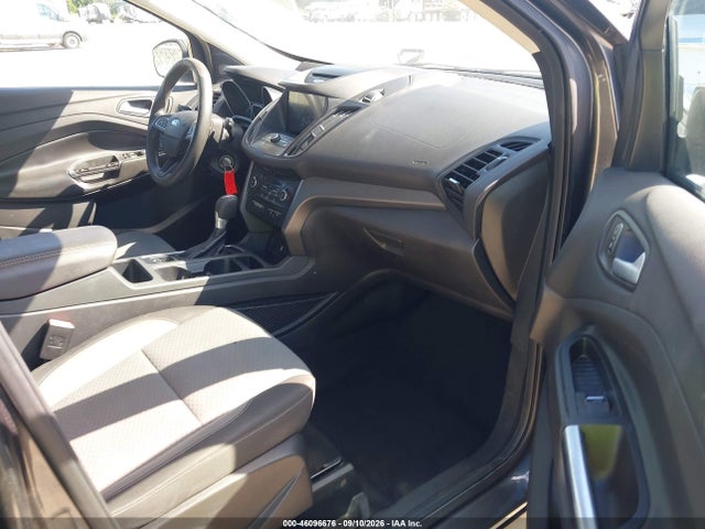 2017 FORD ESCAPE SE 5