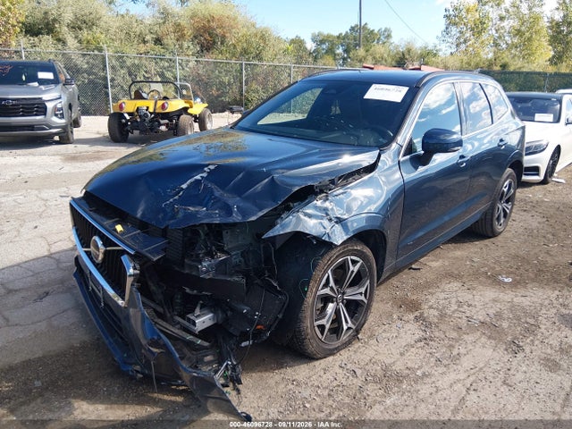 2022 VOLVO XC60 B5 MOMENTUM 2