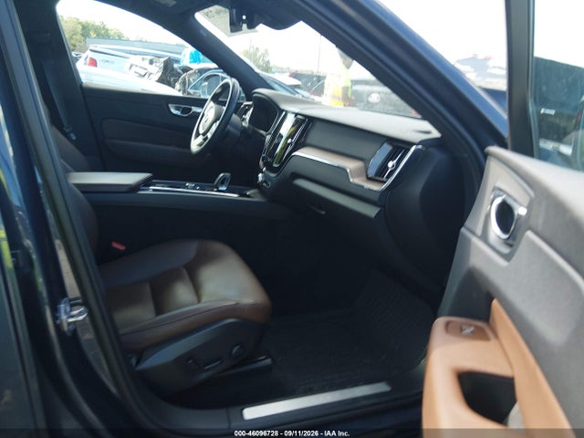 2022 VOLVO XC60 B5 MOMENTUM 5