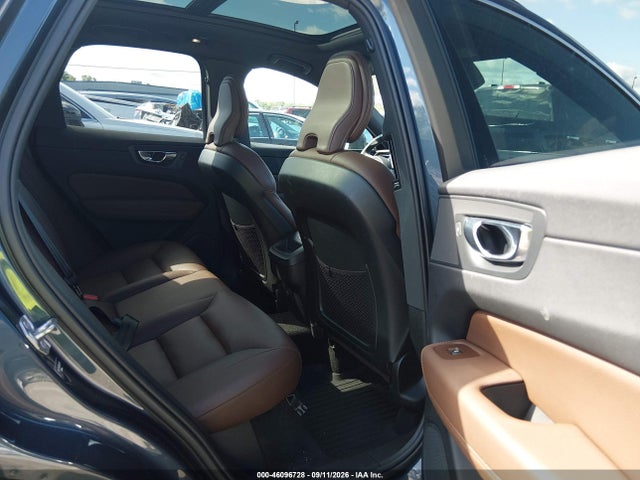 2022 VOLVO XC60 B5 MOMENTUM 8