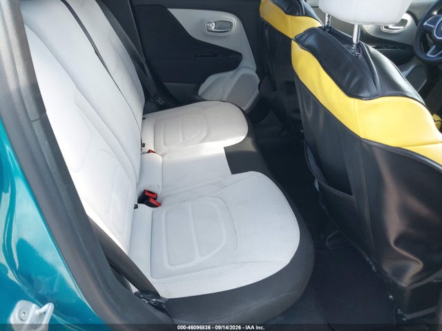 2021 JEEP RENEGADE LATITUDE FWD 8
