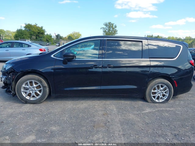 2022 CHRYSLER VOYAGER LX 14