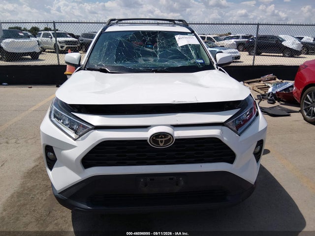 2019 TOYOTA RAV4 XLE 12