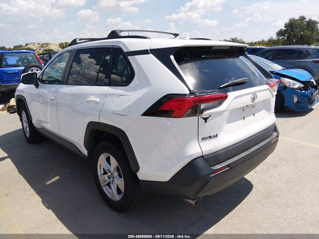 2019 TOYOTA RAV4 XLE 3