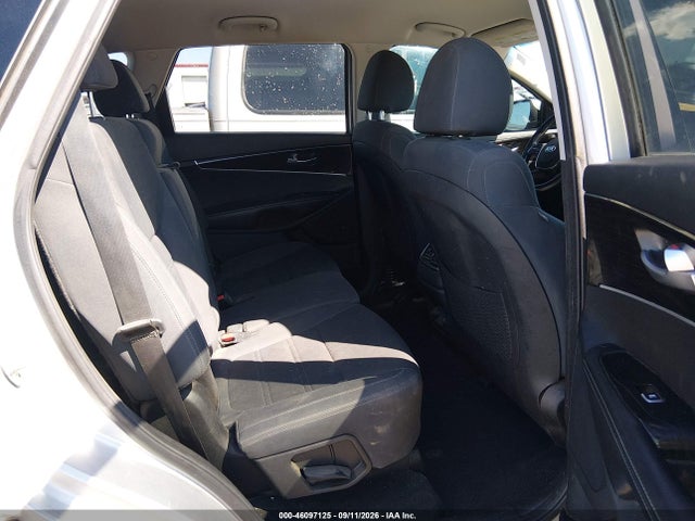 2019 KIA SORENTO 2.4L LX 8
