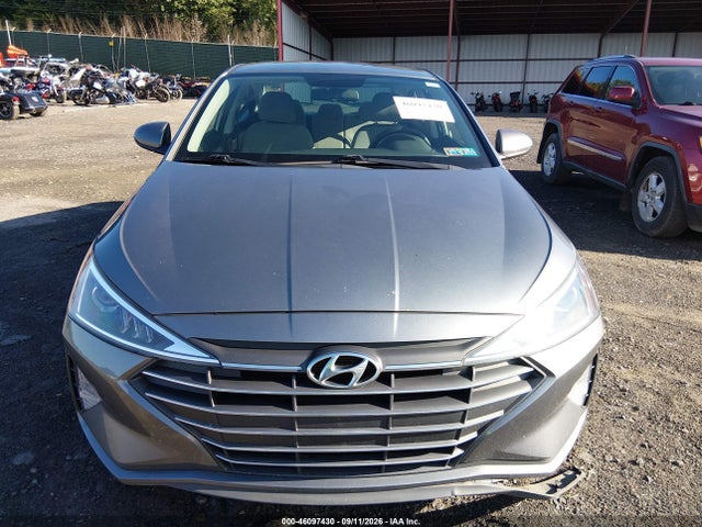2019 HYUNDAI ELANTRA SE 12