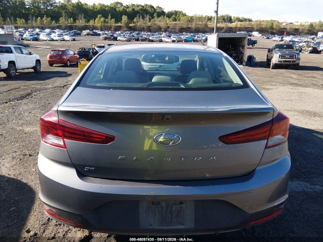 2019 HYUNDAI ELANTRA SE 16