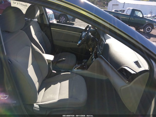 2019 HYUNDAI ELANTRA SE 5