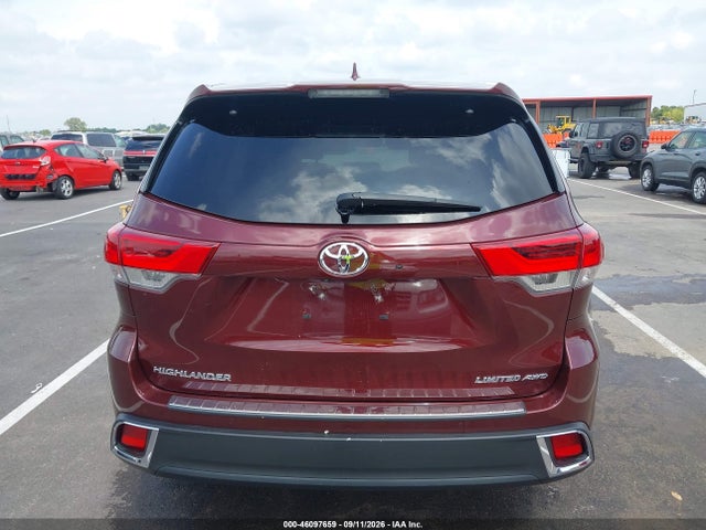 2018 TOYOTA HIGHLANDER LIMITED 16