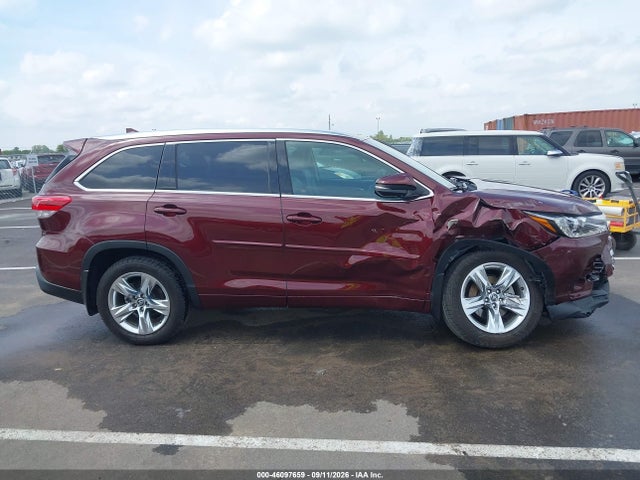 2018 TOYOTA HIGHLANDER LIMITED 17