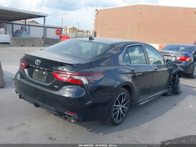 2023 TOYOTA CAMRY SE 4