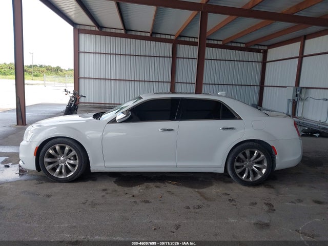 2019 CHRYSLER 300 LIMITED 14