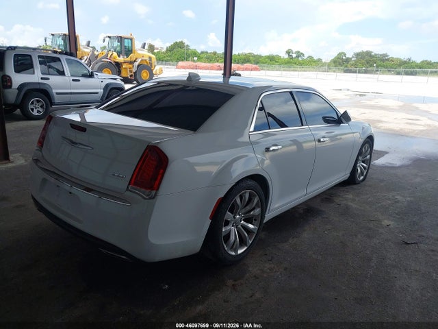 2019 CHRYSLER 300 LIMITED 4