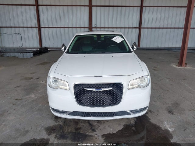 2019 CHRYSLER 300 LIMITED 6