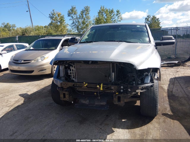 2022 RAM 1500 CLASSIC SLT 4X2 5'7 BOX 13