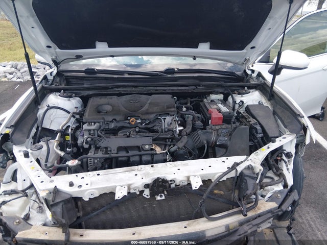 2019 TOYOTA CAMRY SE 10
