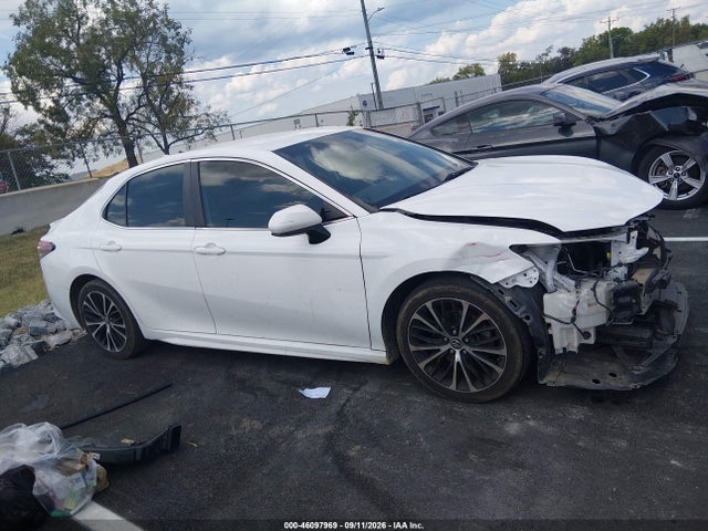 2019 TOYOTA CAMRY SE 12
