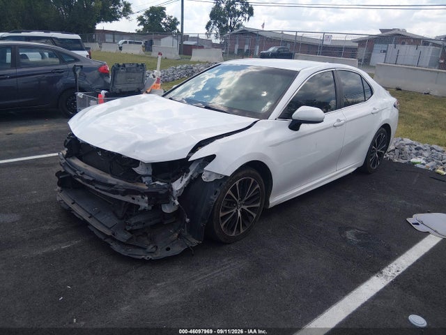 2019 TOYOTA CAMRY SE 2