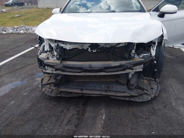 2019 TOYOTA CAMRY SE 6