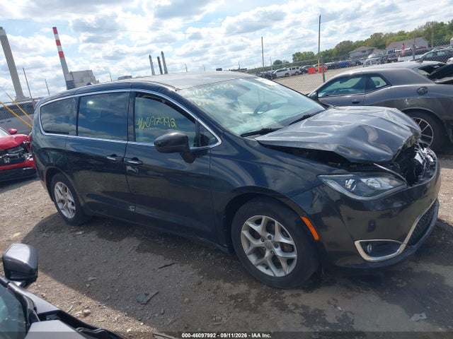 2017 CHRYSLER PACIFICA TOURING PLUS 13