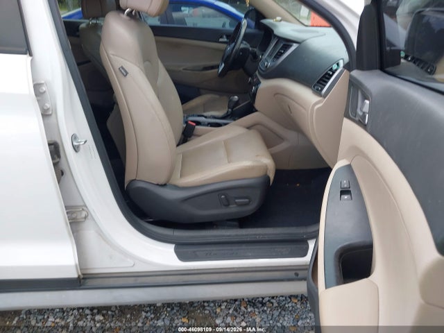 2017 HYUNDAI TUCSON SE PLUS 5