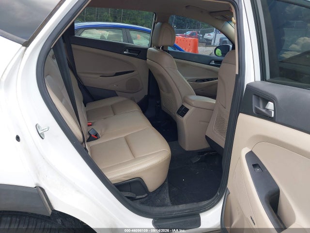2017 HYUNDAI TUCSON SE PLUS 8