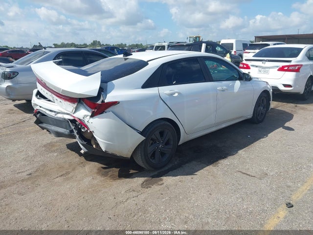 2021 HYUNDAI ELANTRA SEL 4