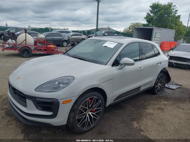 2023 PORSCHE MACAN S 2