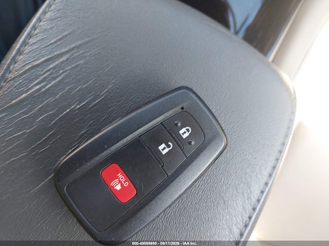 2017 TOYOTA PRIUS FOUR 11