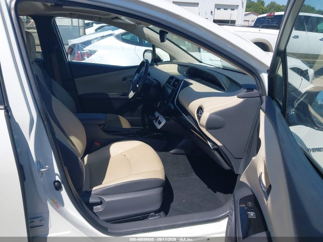 2017 TOYOTA PRIUS FOUR 5
