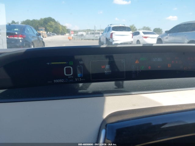 2017 TOYOTA PRIUS FOUR 7