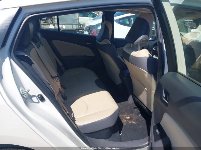 2017 TOYOTA PRIUS FOUR 8