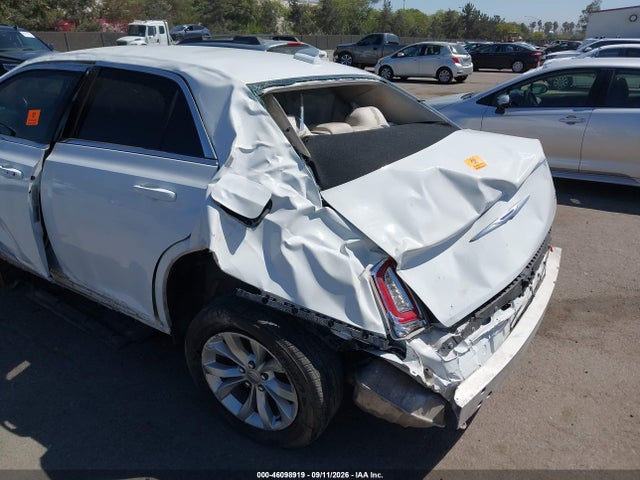 2018 CHRYSLER 300 TOURING 12