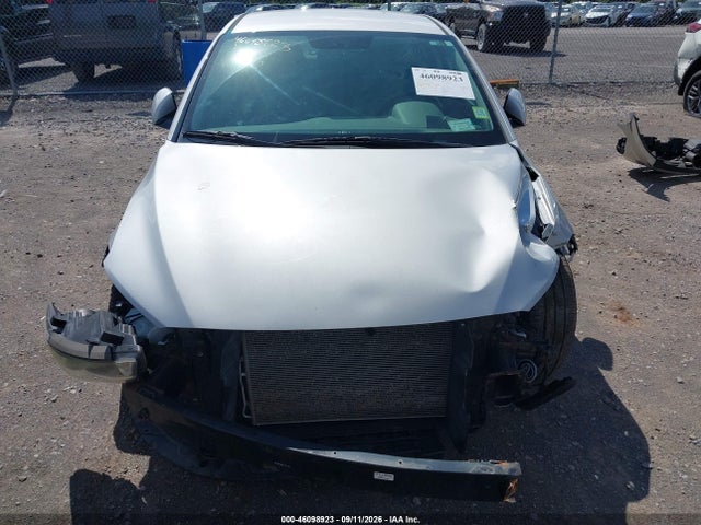 2017 HYUNDAI ELANTRA SE 12